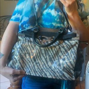 Ellen Tracy zebra Purse Good condition